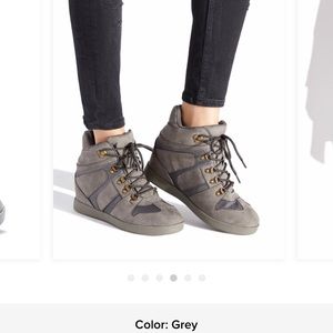 Gray Shoe Dazzle “Norma” Hightop Sneakers🌟